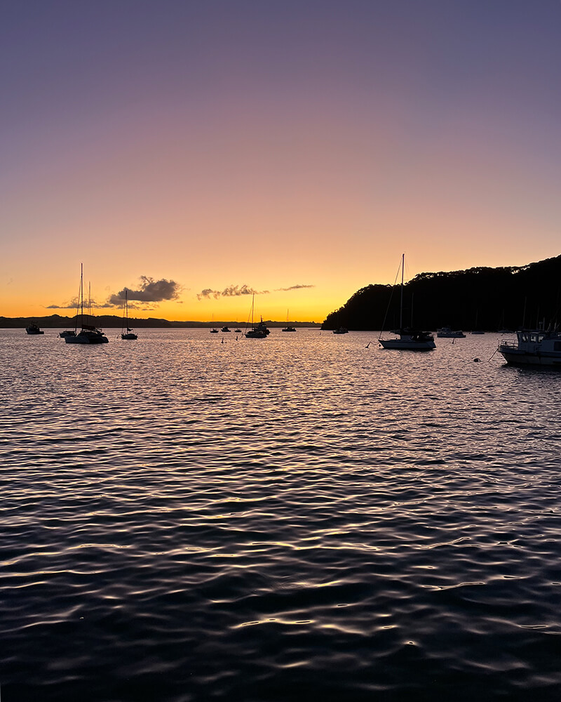 Sonnenuntergang über dem Meer 