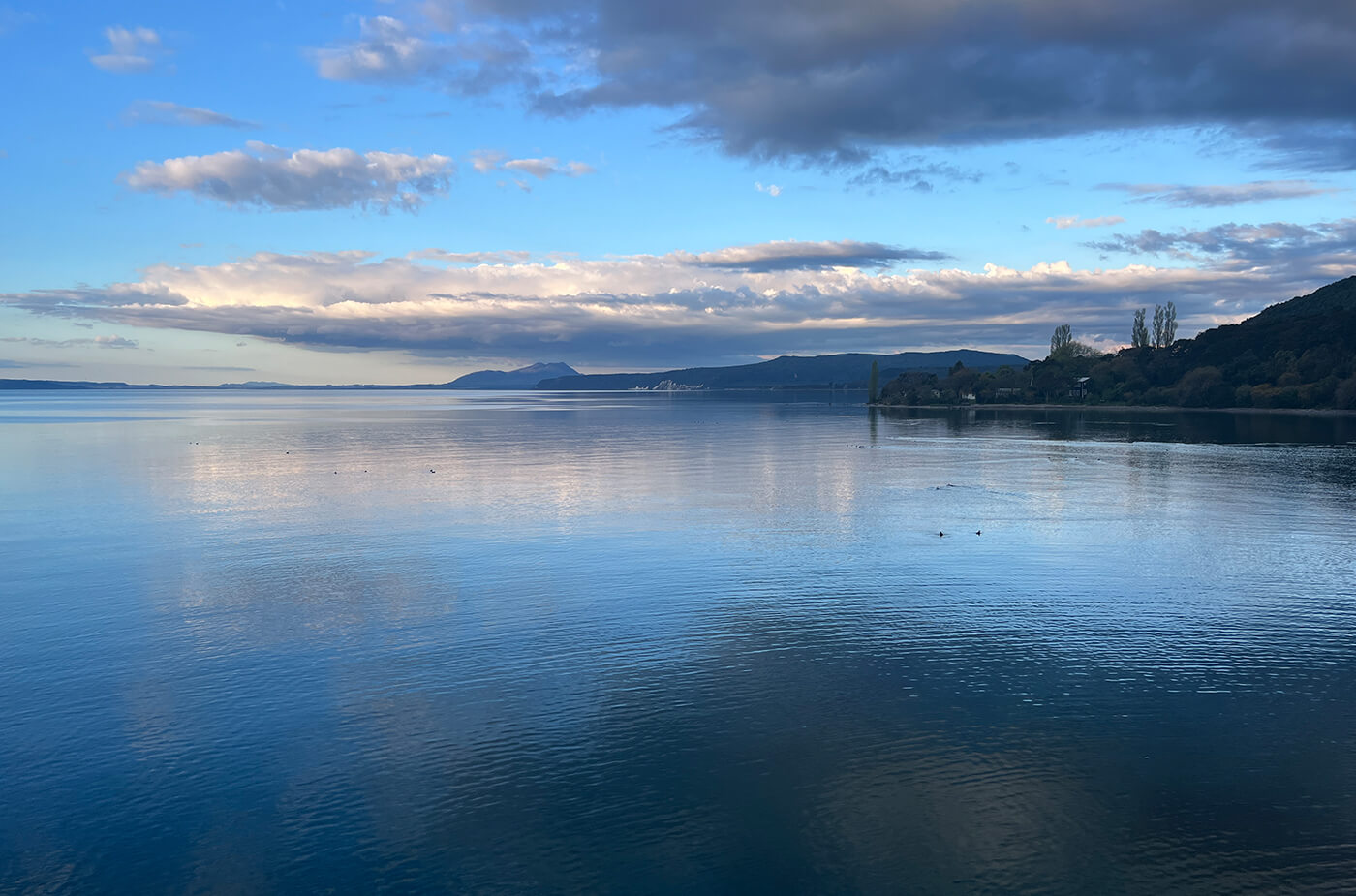 Blick über einen See