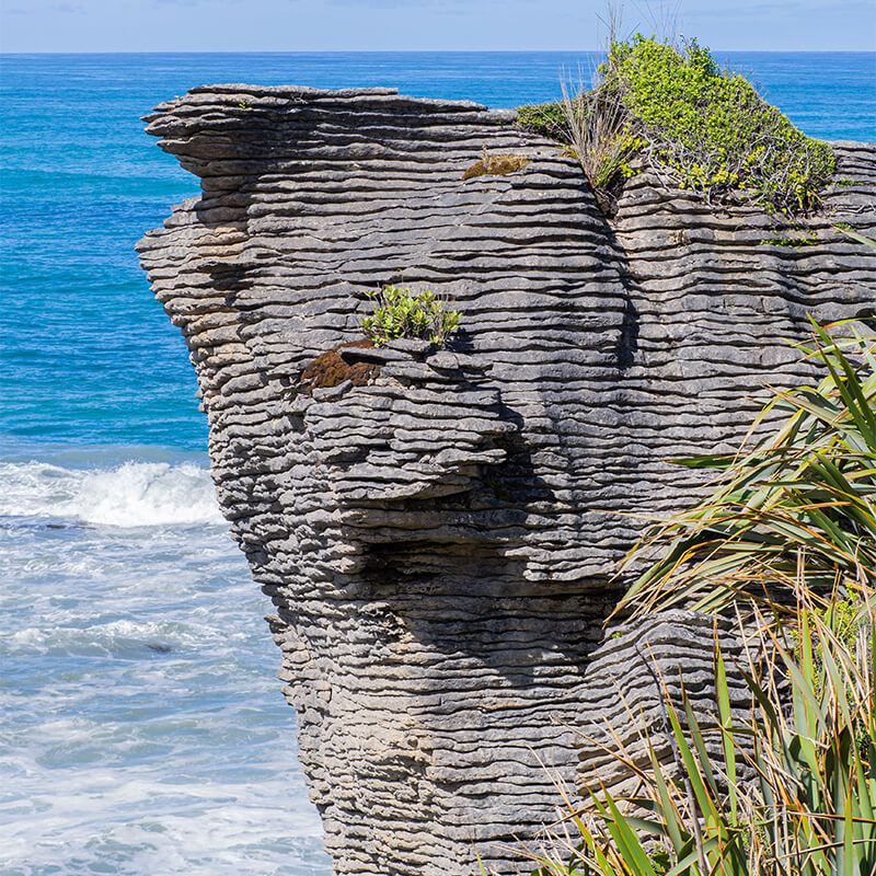 Felsen mit einer gestapelten Struktur
